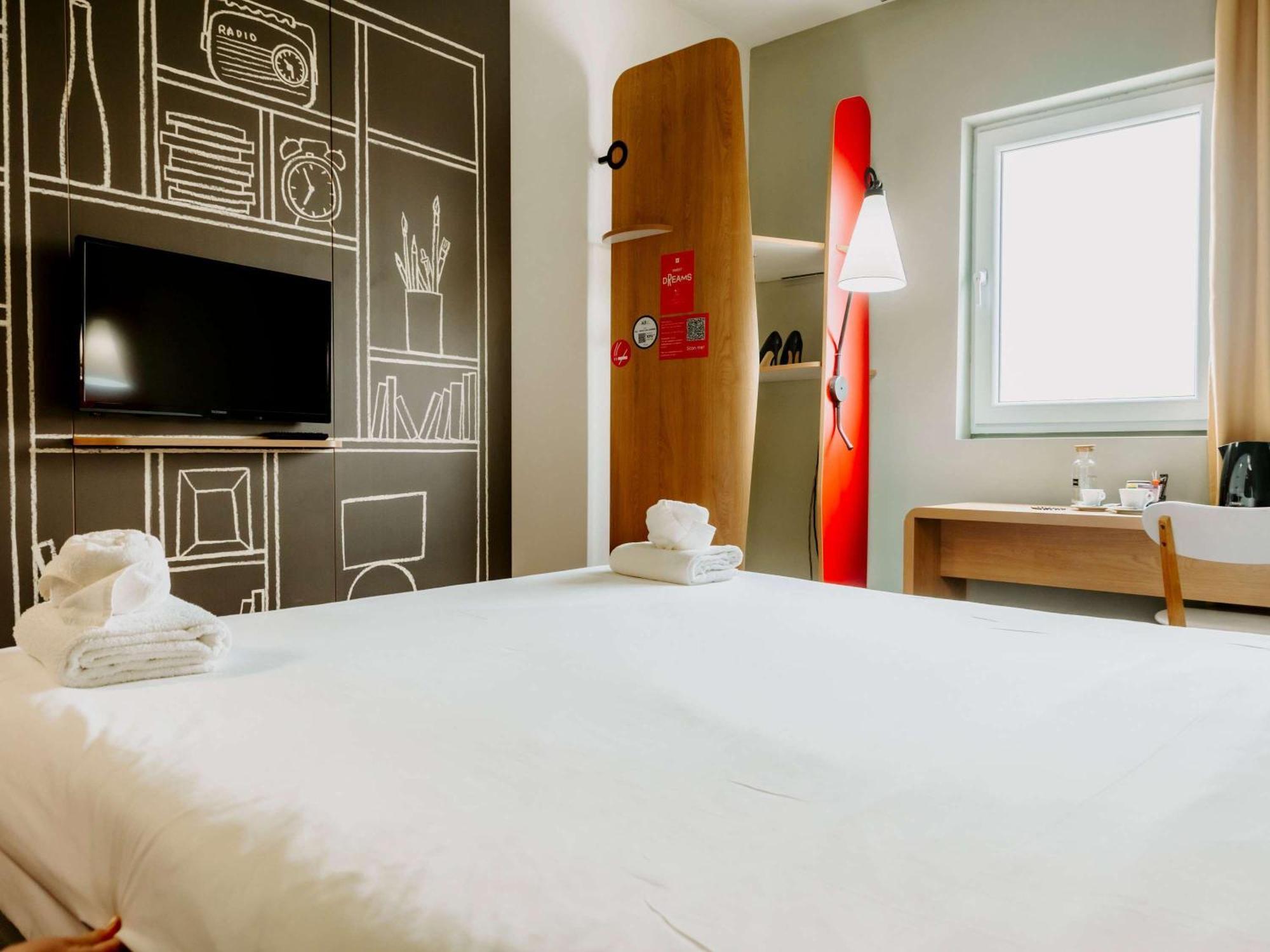 Ibis Airport Hotel 3*