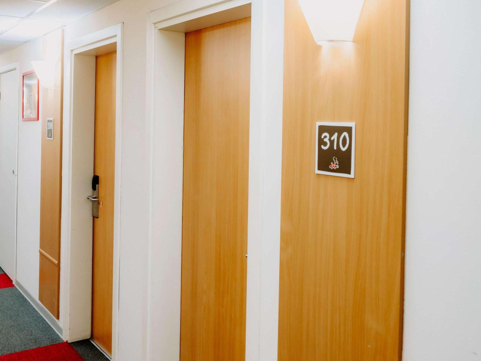 Ibis Airport 3*