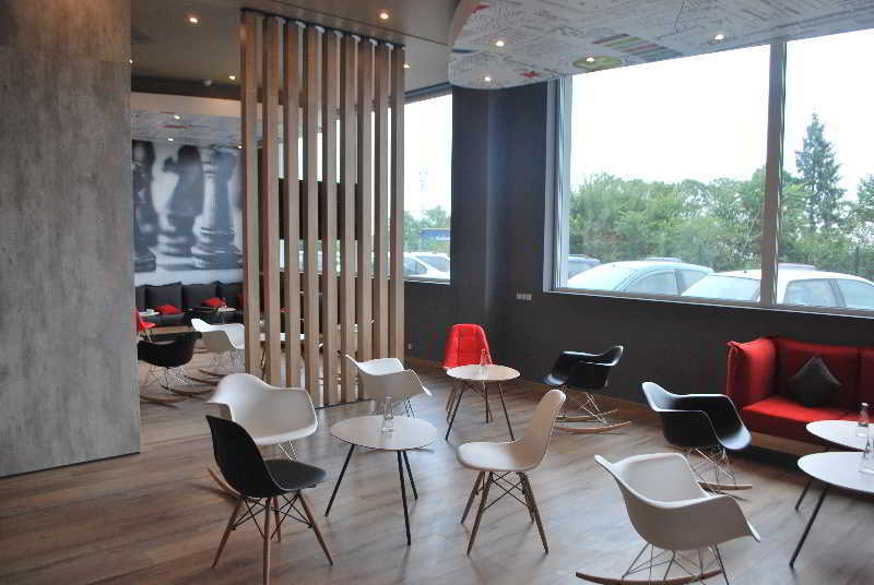 Готель Ibis Airport