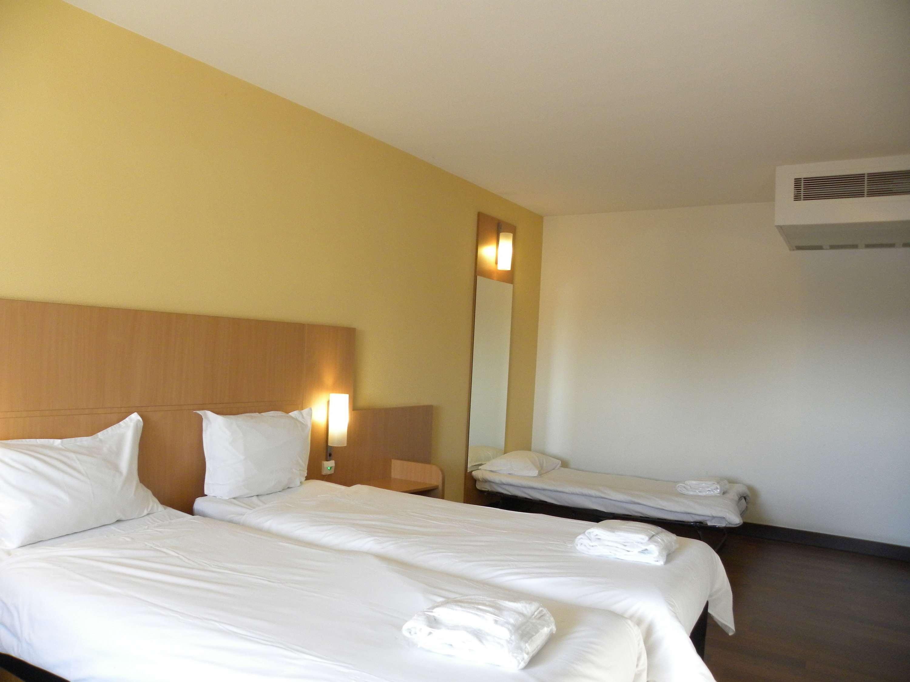 Ibis Airport 3* Софія