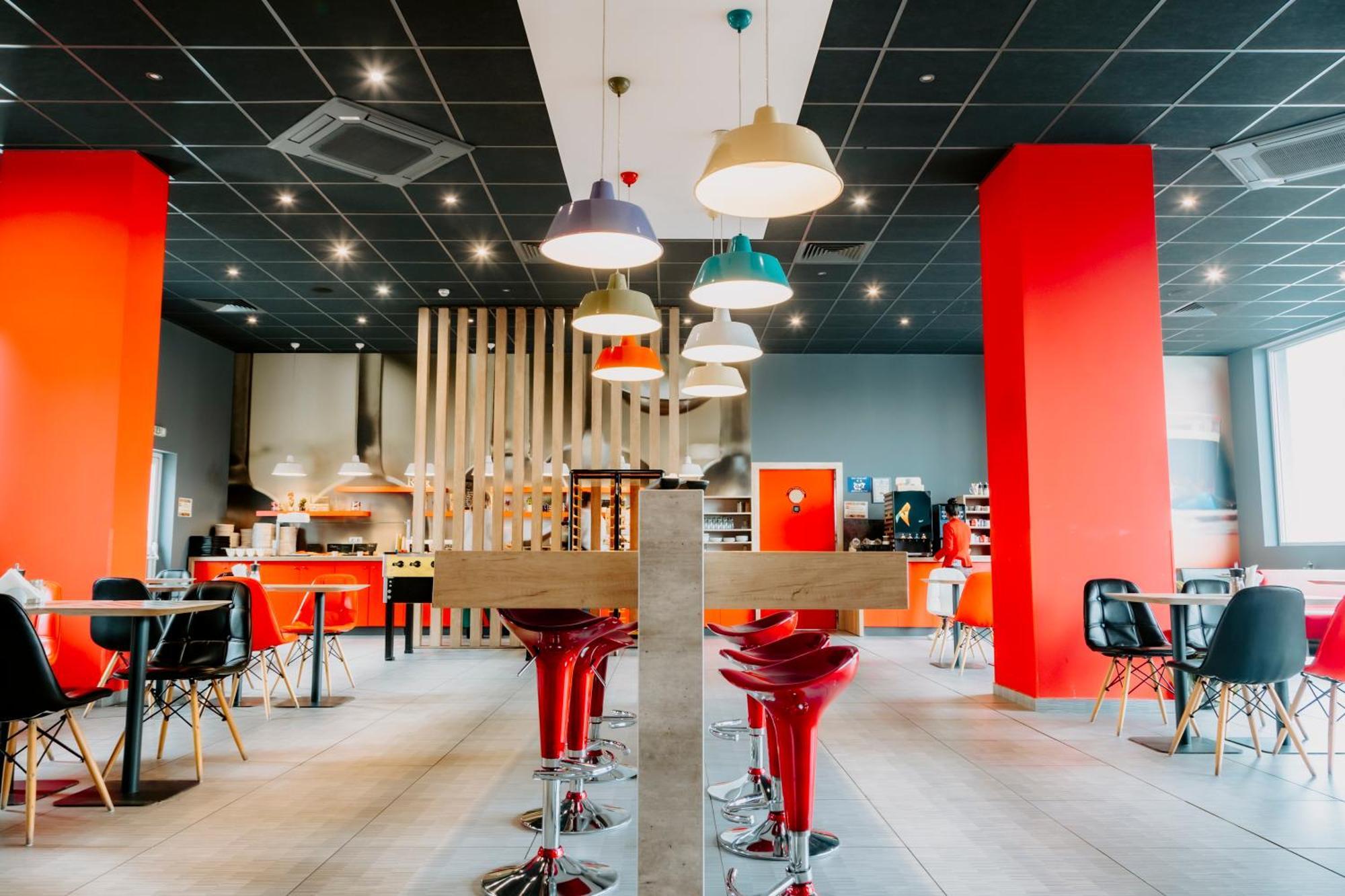 Ibis Airport Готель